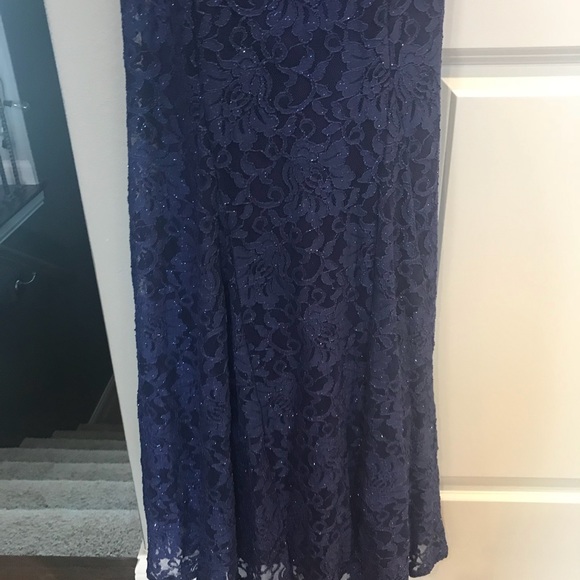 Nightway Lace Keyhole Dress - Picture 3 of 4